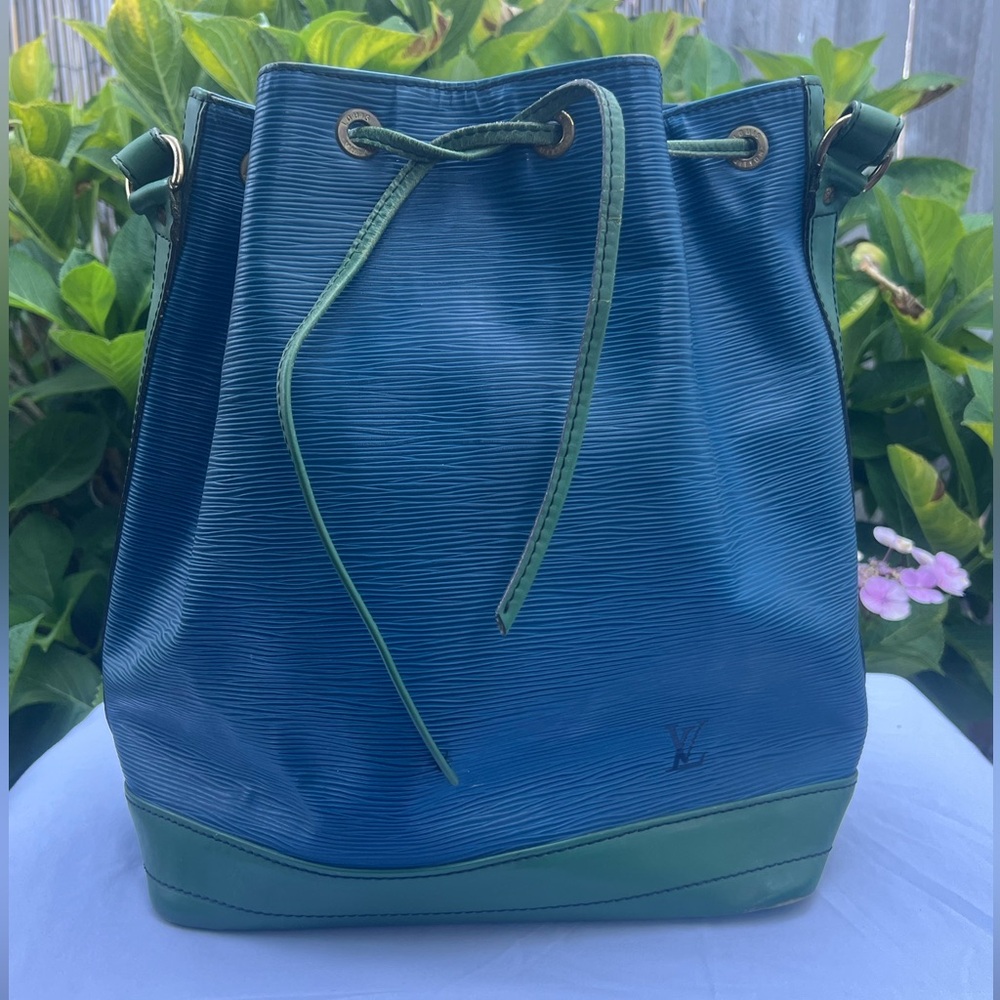 Louis Vuitton Blue Epi Leather Noe Bucket Bag